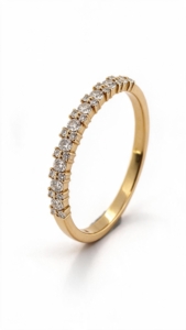 Anillo de compromiso de oro amarillo de 18 quilates con diamantes naturales talla brillante de 0,429 ct