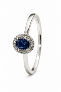 Anillo de compromiso de oro blanco de 18 quilates con zafiro natural de 0,66 ct y diamantes naturales talla brillante de 0,11 ct
