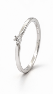 Anillo de compromiso de platino con diamante natural talla brillante de 0,070 ct
